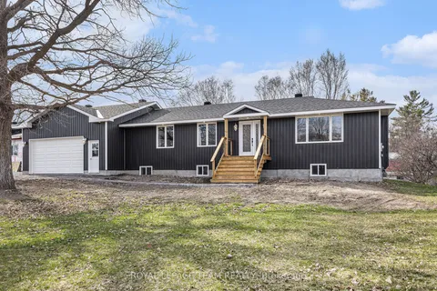 164 Pinegrove Road, McNab/Braeside, ON K7S 3G8