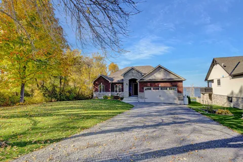 4 Prinyers Drive, Prince Edward County, ON K0K 2T0
