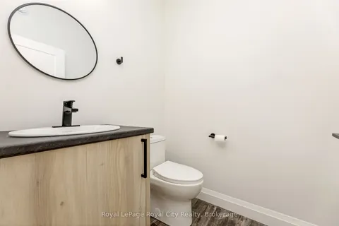 33 Islington Avenue, Guelph, ON N1E 1B2