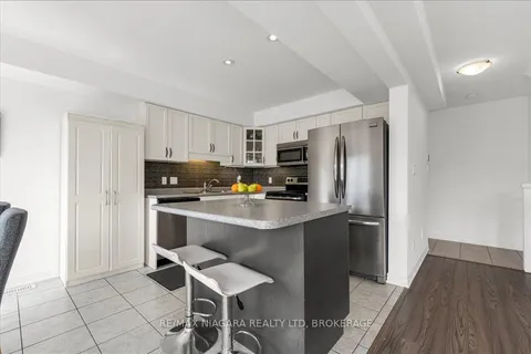 187 Cardinal Crescent, Welland, ON L3C 0B7