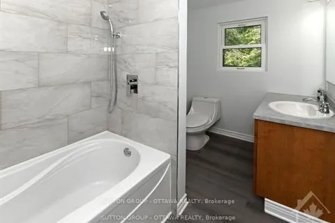 3854 Prince Of Wales Drive, Barrhaven, ON K2C 3H2
