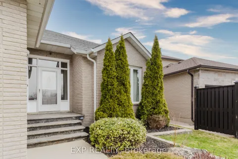 37 Springgarden Crescent, Hamilton, ON L8J 2S5