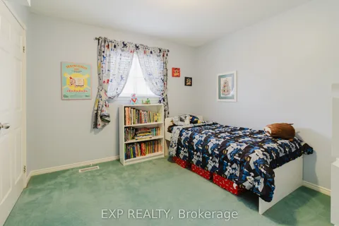 37 Springgarden Crescent, Hamilton, ON L8J 2S5
