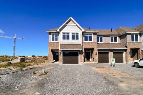 1352 DEMERS Avenue, Kingston, ON K7M 0H7
