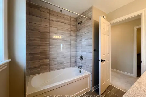 1352 DEMERS Avenue, Kingston, ON K7M 0H7
