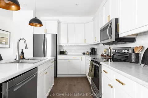 21 Serenity Place Crescent, Huntsville, ON P1H 0C4