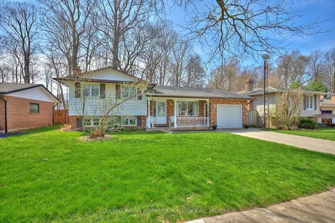 22 SPRUCESIDE Crescent, Pelham, ON L0S 1E1