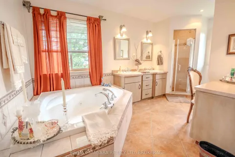 6287 Emma Street, Niagara Falls, ON L2J 4H2