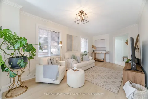 35 Harnesworth Crescent, Hamilton, ON L0R 2H6