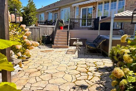 267 Cairnsmore Circle, Barrhaven, ON K2J 0G5