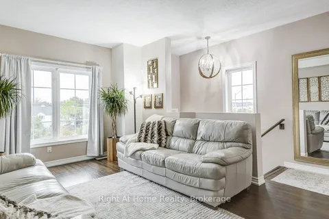 62 Westbank Trail, Hamilton, ON L8J 0H5