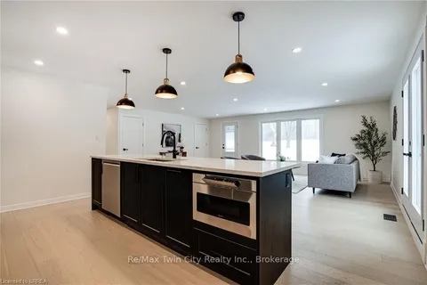 32 Princess Street, Brant, ON N0B 1W0