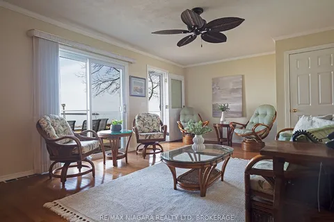 31 Oakridge Crescent, Port Colborne, ON L3K 2T3