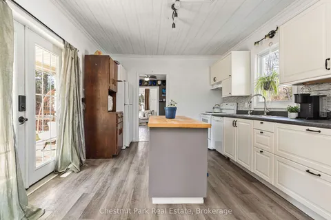 5 Spadina Avenue, Bracebridge, ON P1L 1C7