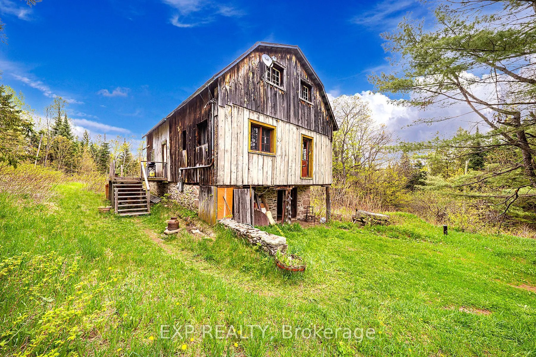 1057 Macduff Road, Highlands East, ON K0L 2Y0
