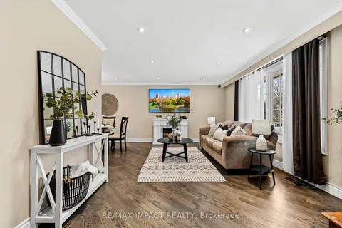 1158 Weller Street, Peterborough West, ON K9J 7M8