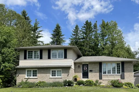 1158 Weller Street, Peterborough West, ON K9J 7M8