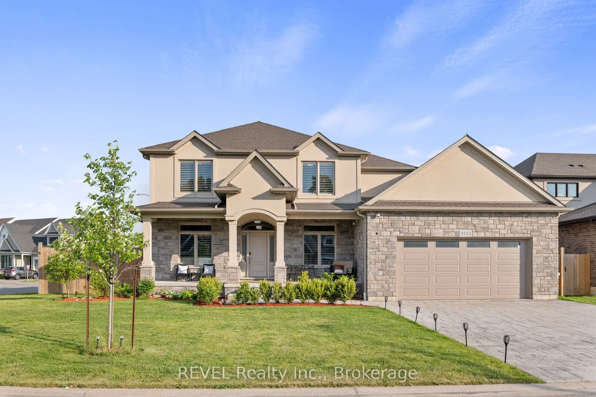 9232 Shoveller Drive, Niagara Falls, ON L2H 0M3