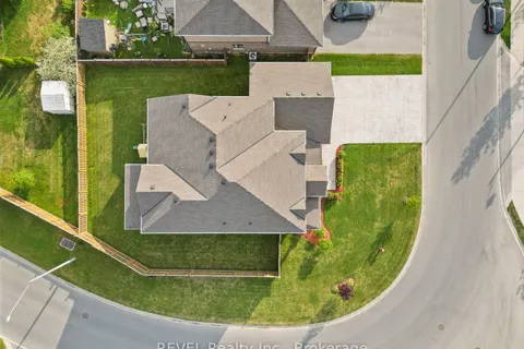 9232 Shoveller Drive, Niagara Falls, ON L2H 0M3