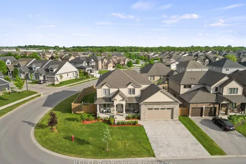 9232 Shoveller Drive, Niagara Falls, ON L2H 0M3