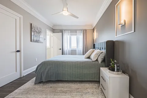 8378 Chippewa Road, Hamilton, ON L0R 1W0