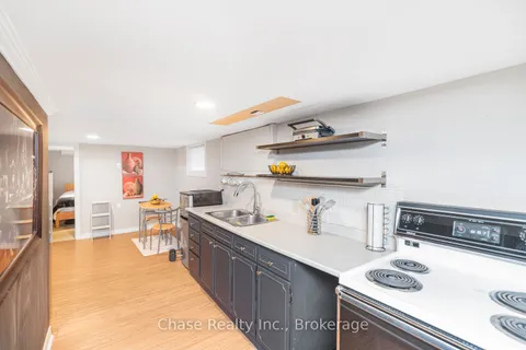 11 Junkin Street, St. Catharines, ON L2R 1N4