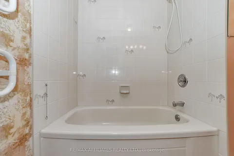 850 Killeen Avenue, McKellar Heights - Glabar Park and Area, ON K2A 2X7