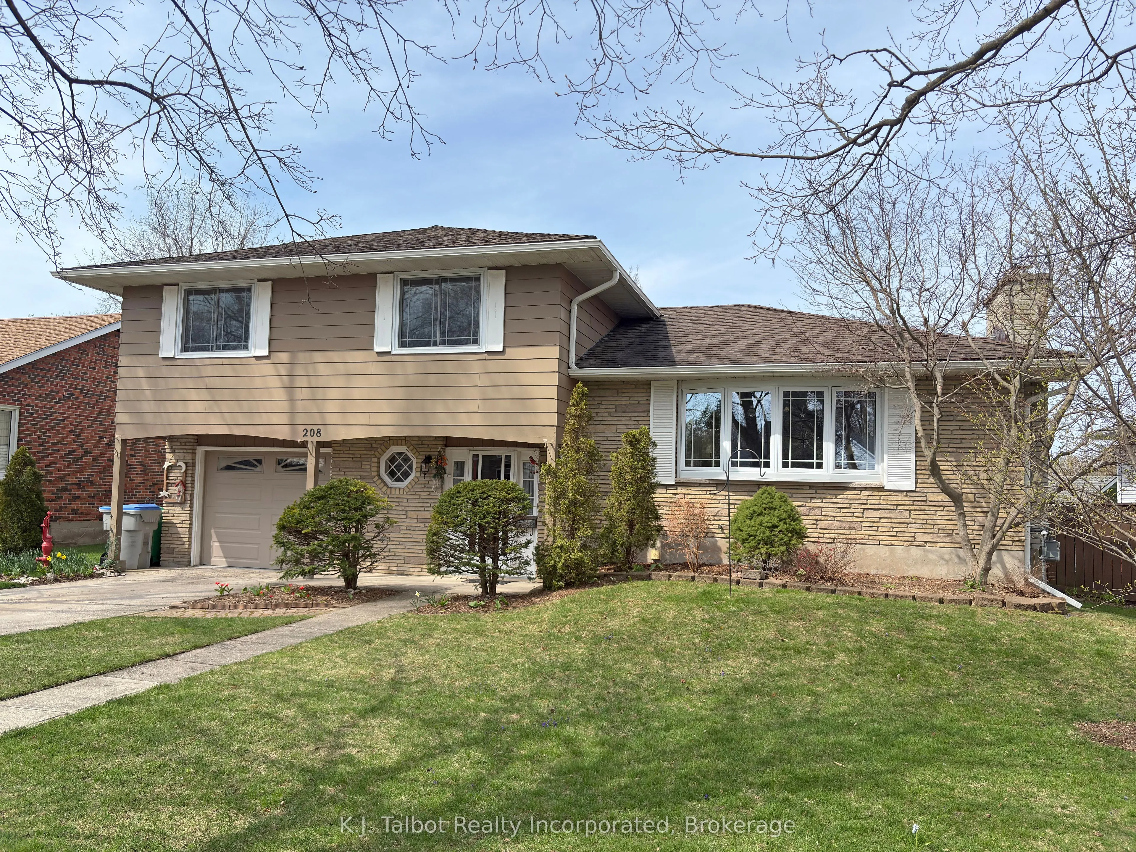208 Palmerston Street, Goderich, ON N7A 3E9