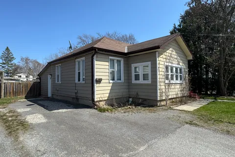 33 Sinclair Street, Belleville, ON K8P 3S5