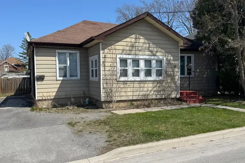 33 Sinclair Street, Belleville, ON K8P 3S5
