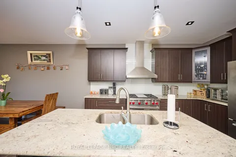 8913 Tallgrass Avenue, Niagara Falls, ON L2G 0E6