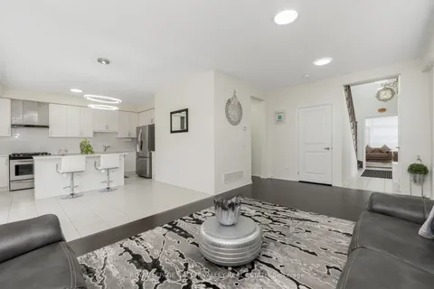 96 Yale Drive, Hamilton, ON L0R 1W0
