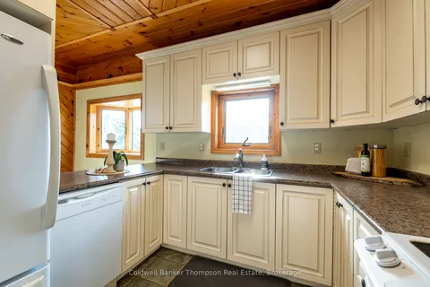 2434 Old Muskoka Road, Huntsville, ON P0B 1M0