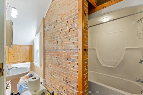 392 Alfred Street, Kingston, ON K7K 4H7