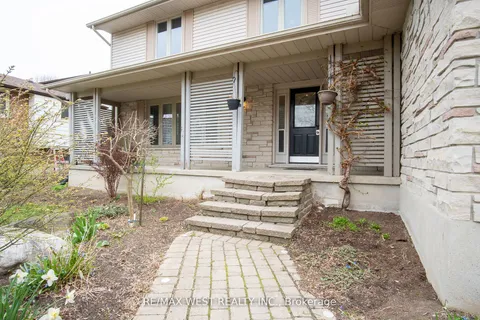 350 Thorncrest Drive, Waterloo, ON N2L 5R7