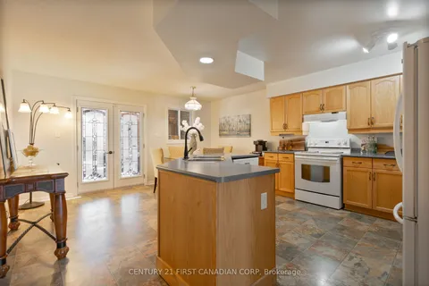 36 Juniper Crescent, Strathroy-Caradoc, ON N7G 4G4