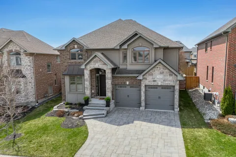 311 Deerfoot Trail, Waterloo, ON N2K 0B3