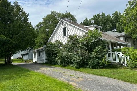 66 William Street, Parry Sound, ON P2A 1V1