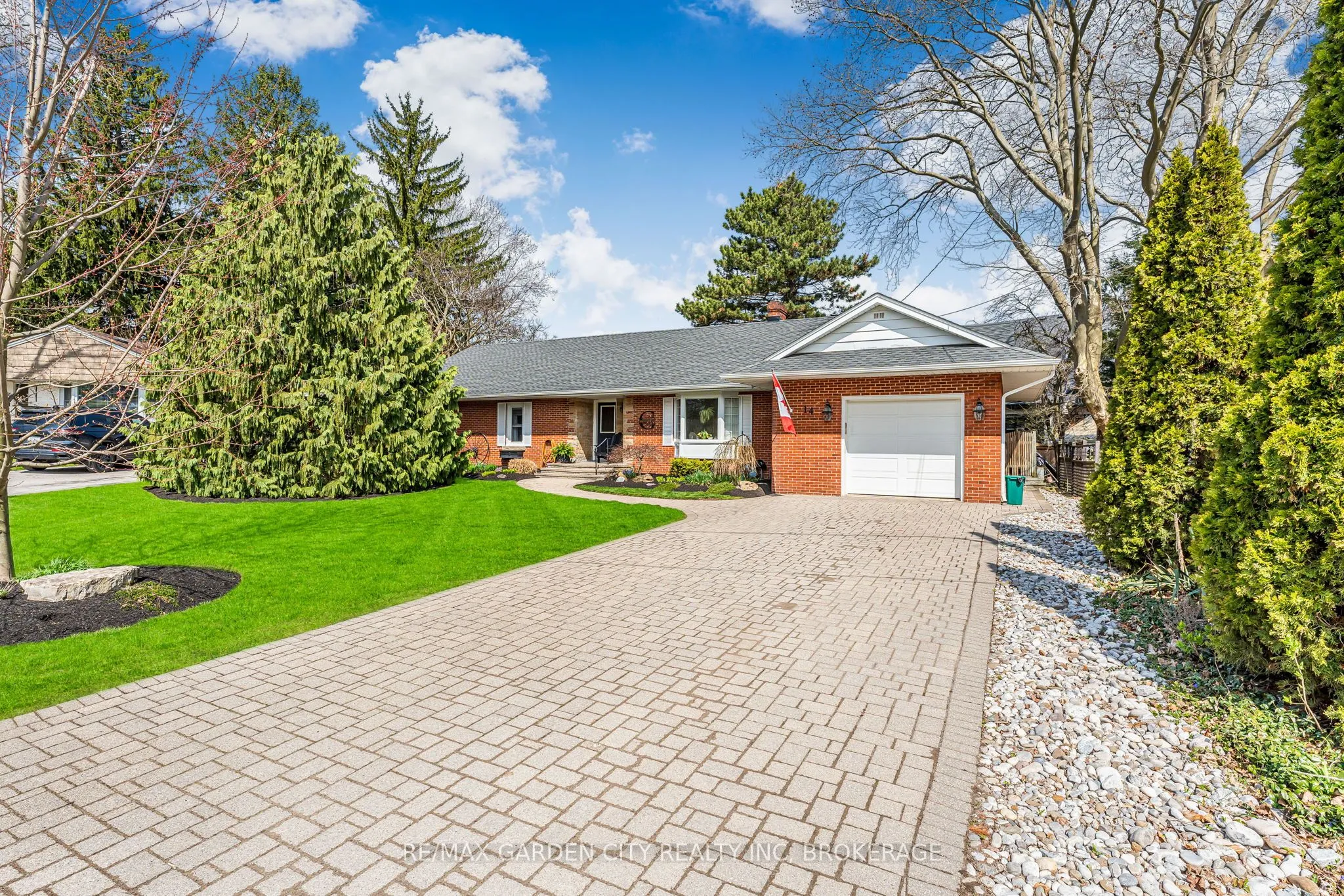 14 Peachtree Parkway, Pelham, ON L0S 1E0
