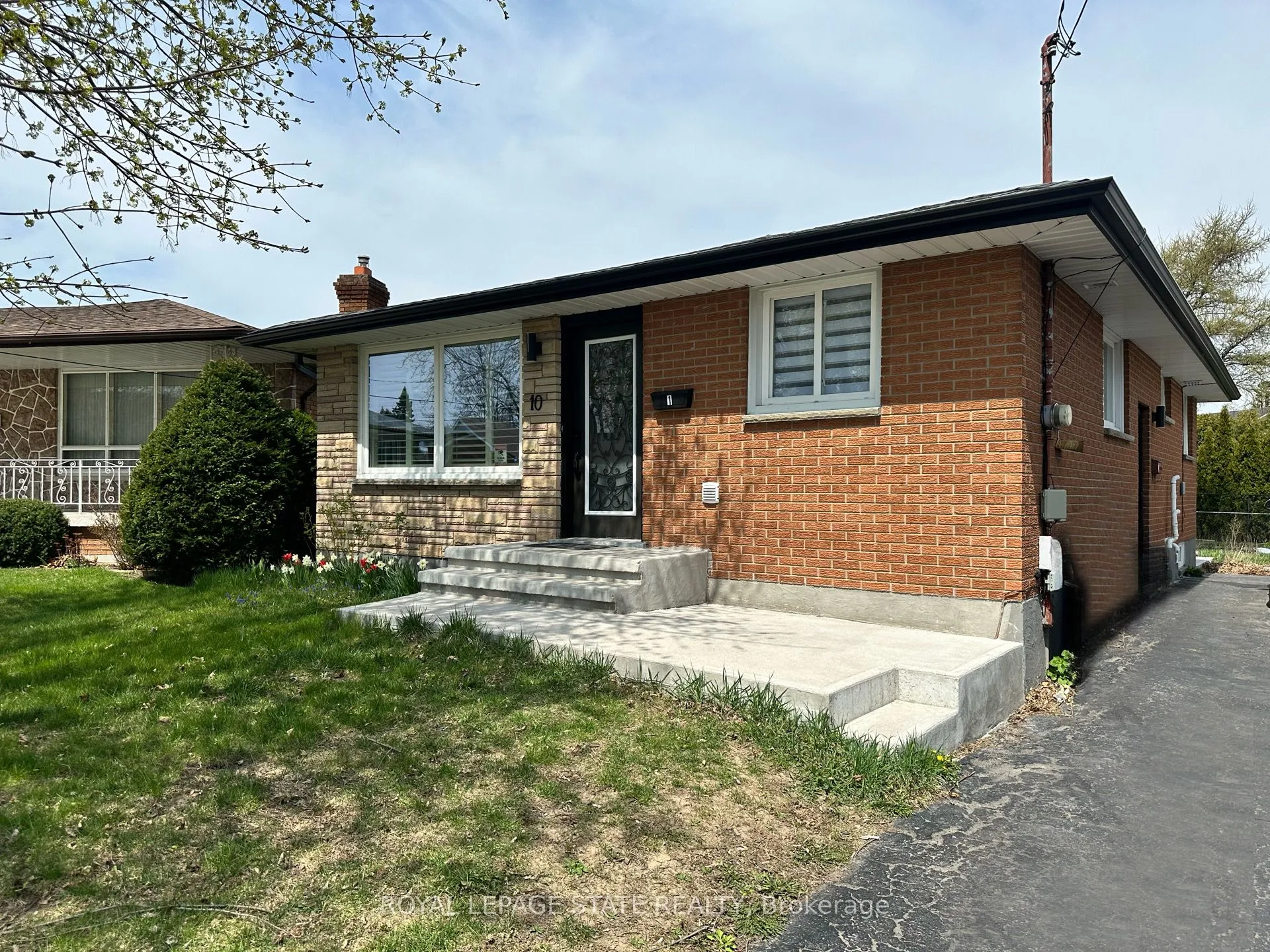 10 Sandlyn Court, Hamilton, ON L8H 2R5
