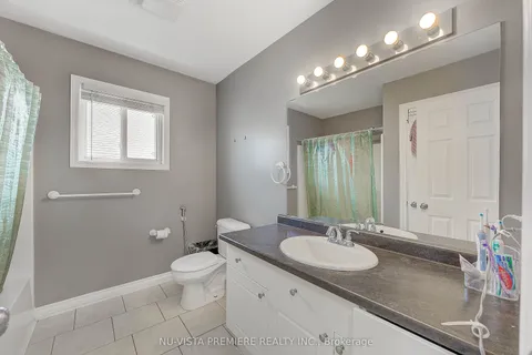 494 EXMOUTH Circle, London East, ON N5V 5G7