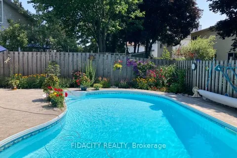 2799 Mozart Court, Blossom Park - Airport and Area, ON K1T 2P8