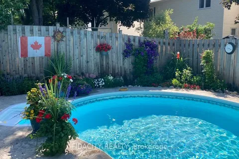 2799 Mozart Court, Blossom Park - Airport and Area, ON K1T 2P8