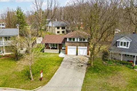 104 Cardinal Crescent, Waterloo, ON N2J 2E9