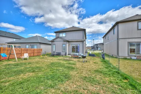 31 Barker Parkway, Thorold, ON L2V 0B7