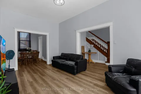 11 Wright Avenue, Hamilton, ON L8L 2T5