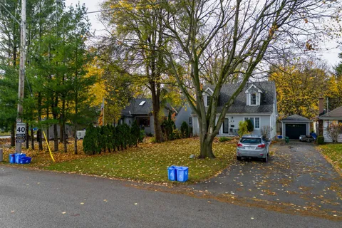 419 Byron Boulevard, London South, ON N6K 2L6