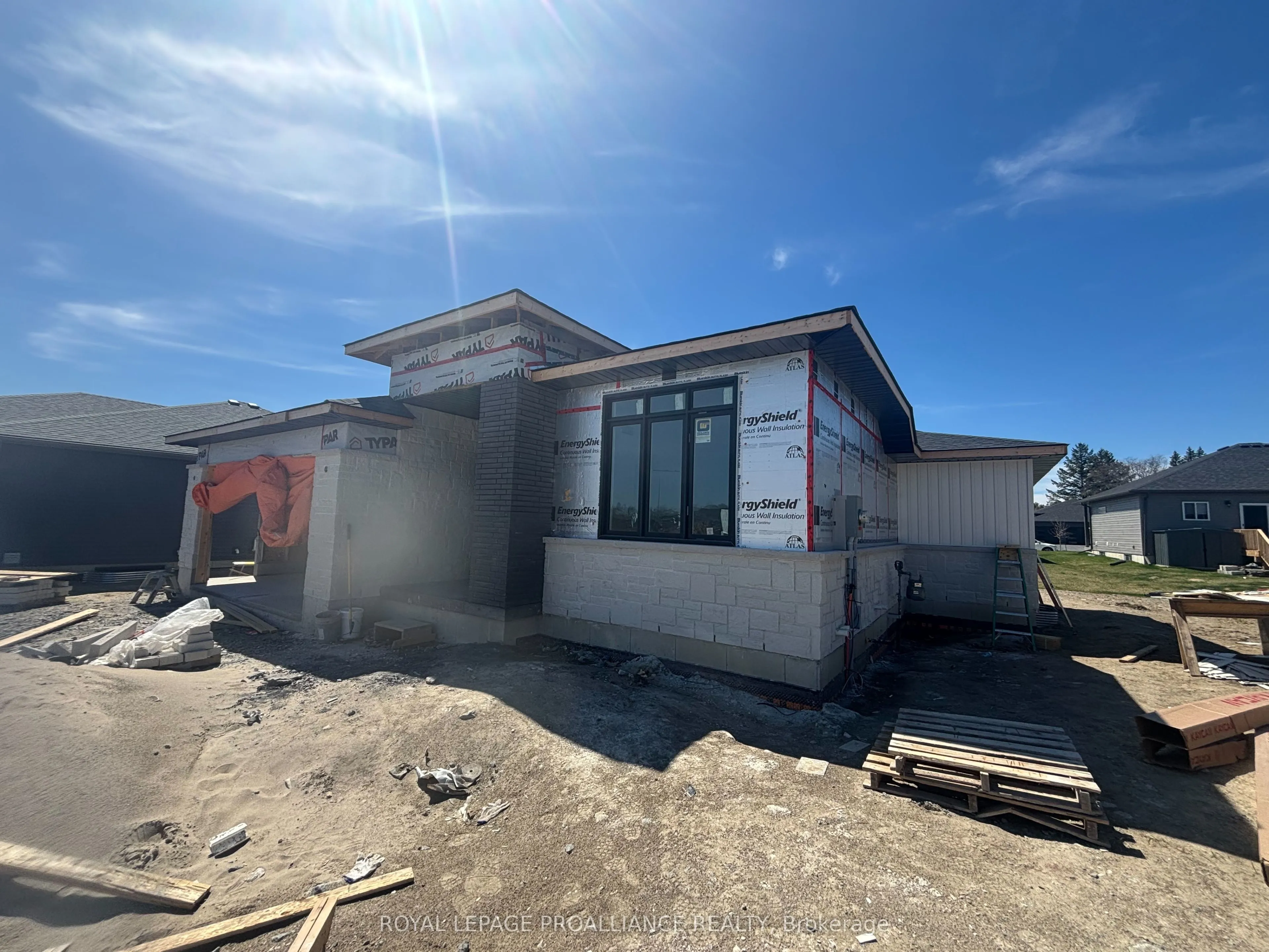 16 Horton Court, Belleville, ON K8P 0H3