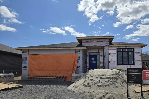 16 Horton Court, Belleville, ON K8P 0H3