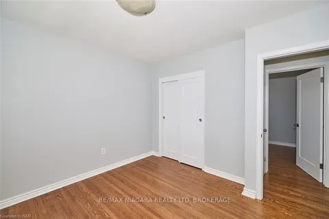 6933 Hagar Avenue, Niagara Falls, ON L2G 5M6